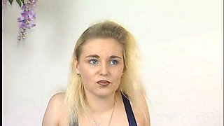 Blonde vixen wearing stockings dildoing pussy in vintage solo