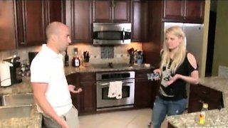 Teen schoolgirl Stella Banxxx likes to tug on things with