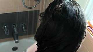 Australian brunette amateurs pussy showering