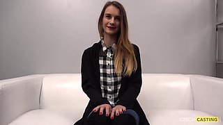 Czech Newcomer's Youthful Charm Sparks in Dazzling Intimate Debut