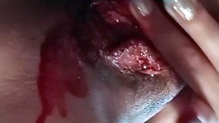 I love to touch myself when I'm in red days I get very hot