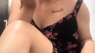 Amateur Webcam Teen Masturbates And Teases