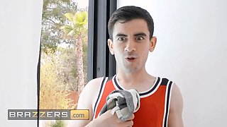 Brazzers - step-mother miss sally gives jordi a kinky tub and lets him slide deep into her milf vagina