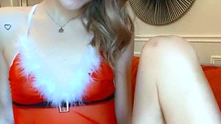 Cute amateur webcam teen girl toying pussy on webcam
