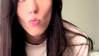 Amateur Webcam Teen Masturbates And Teases