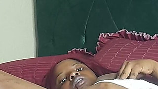 Just Listen to How Wet Pussy Sounds From Fingering