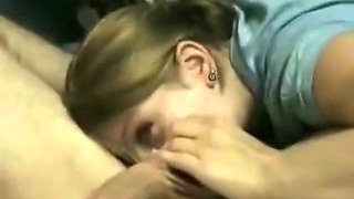 Girlfriend gives wonderful blowjob in homemade video