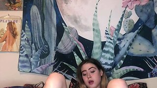 Amateur Webcam Cute Teen Plays Solo with Big Dildo