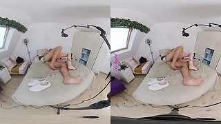 Streamer Teen's First Ever Porn - Voyeur - perVRt