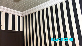 Wet Sarah's Car Got Damaged, so a Stranger Helped Her