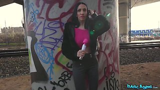 Horny Italian MILF Tourist takes Cash to Show her Ass: Martin Gun, Giulia Diamond POV Fuck