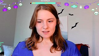 Amateur redhead fully nude on bed and masturbating
