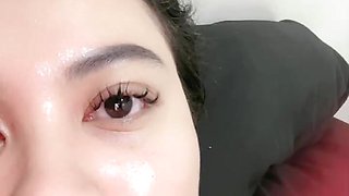 Asian girl is literate about the deliciousness of masturbation