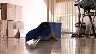 Nuru masseuse creampied during hardcore massage in hd