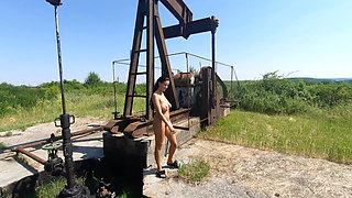 Outdoor Nudity: Oil Industry