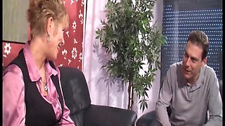 Mature German MILF Fingers Pussy Closeup Passion