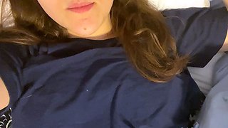 Brunette solo masturbation on webcam