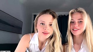 Hottest Amateur 19yo Blonde Teen going solo on Webcam