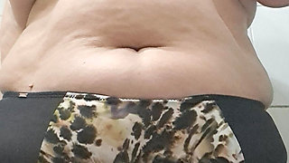 Looking to Put Fingers in Wet Vagina