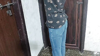 Step sister ko nanga kar ke pel diya