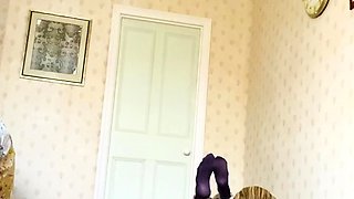 Cumshot amateur MILF suck and jerks dude in the bedroom