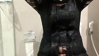 Sexy White Kebaya Hijab Girl Plays in the Toilet Until She Squirts