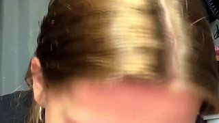 Cute amateur teen girl toying her pussy in bed on cam