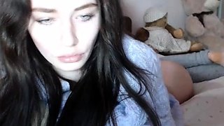 Brunette Solo Webcam Masturbation